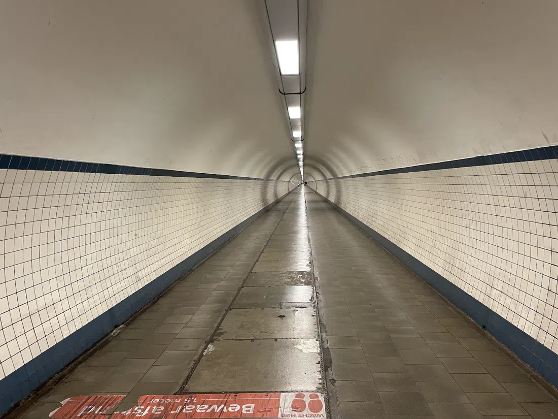 Sint-Annatunnel (St Anna's pedestrian tunnel), Antwerp